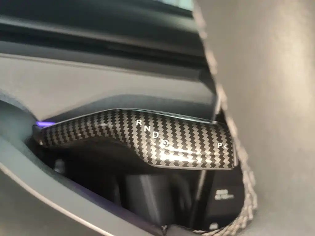 Tesla Model Y — миниатюра 14