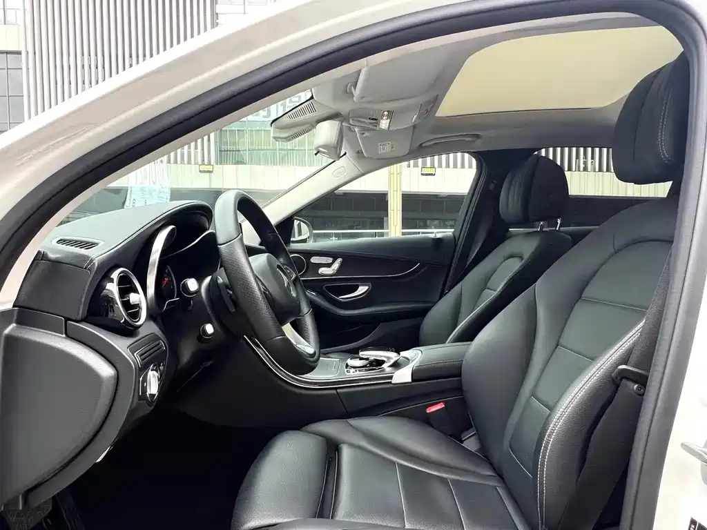 Mercedes-Benz C-Class — миниатюра 5