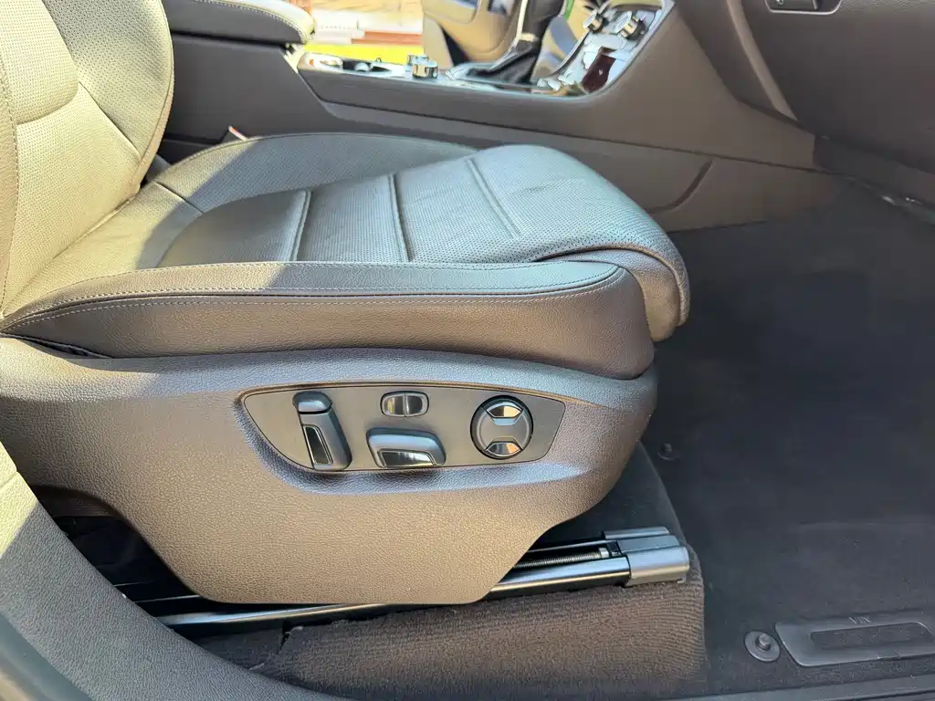 Volkswagen Touareg — миниатюра 6