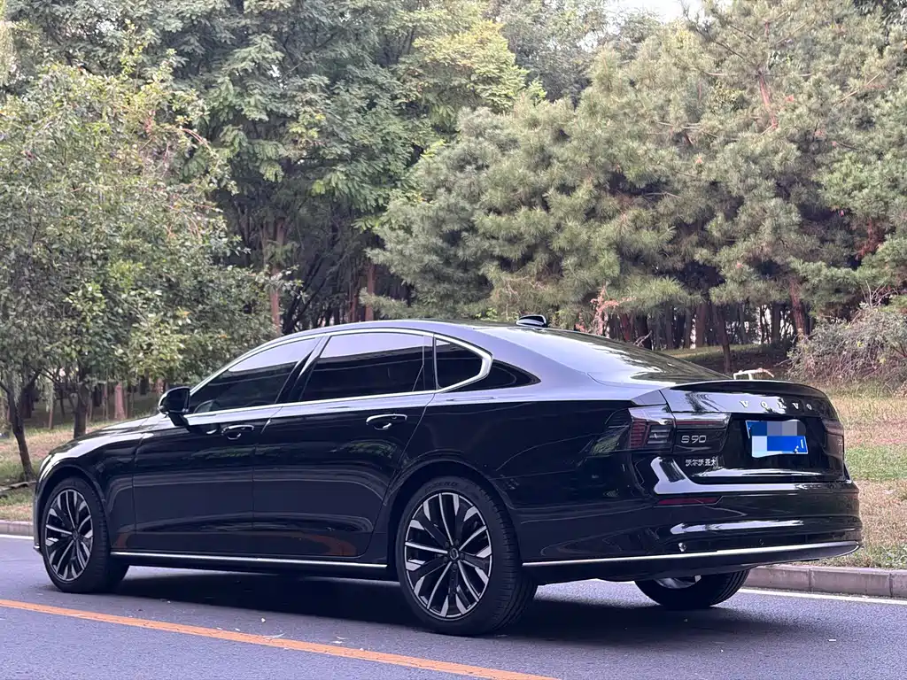 Volvo S90 — миниатюра 6