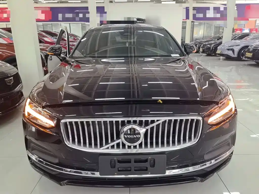 Volvo S90 2025 B5 Luxury