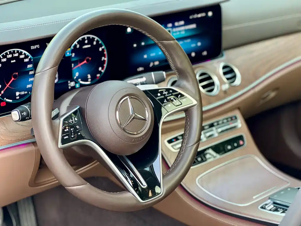 MERCEDES-BENZ E CLASS