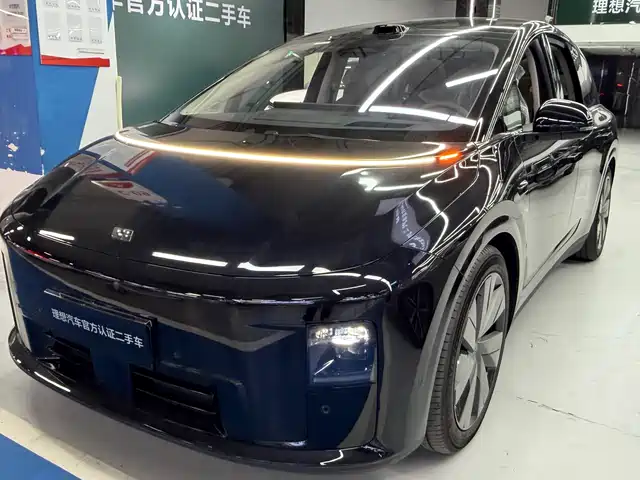 Li Auto IDEAL I8 2025