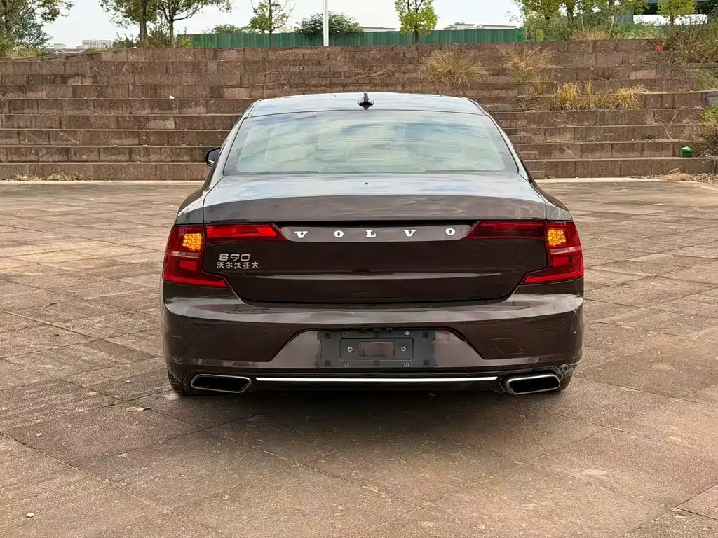 Volvo S90 — миниатюра 5