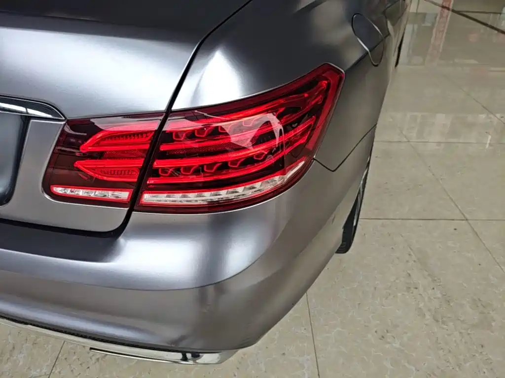 Mercedes-Benz E-Class (Import) — миниатюра 8