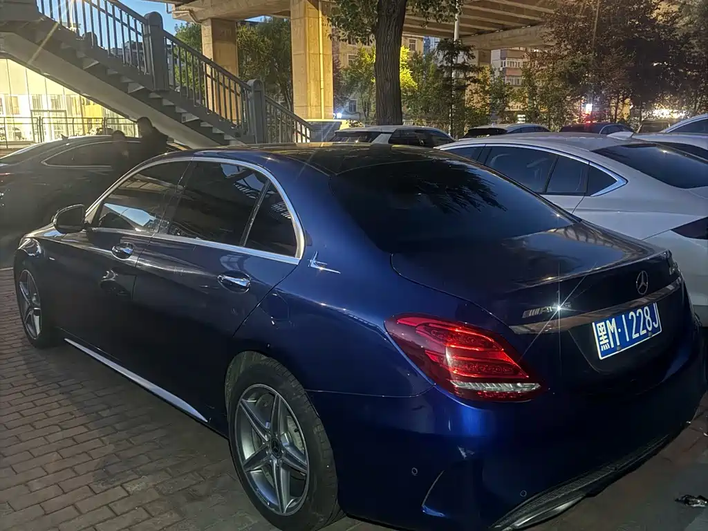 Mercedes-Benz C-Class — миниатюра 7