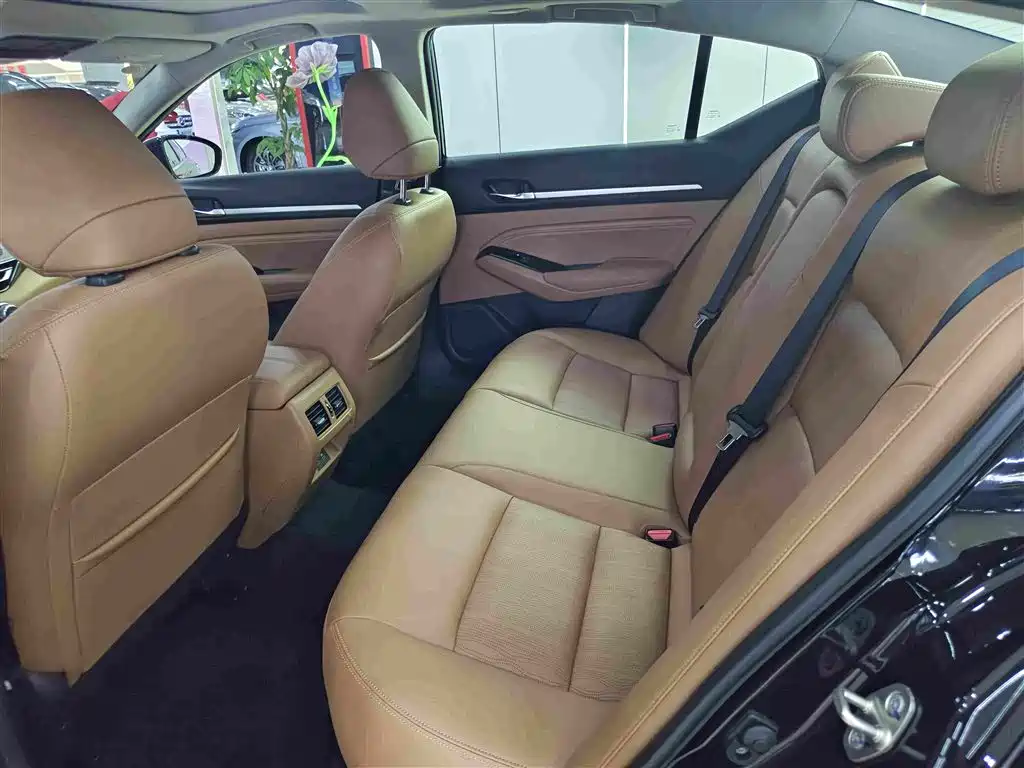 Nissan Teana — миниатюра 5