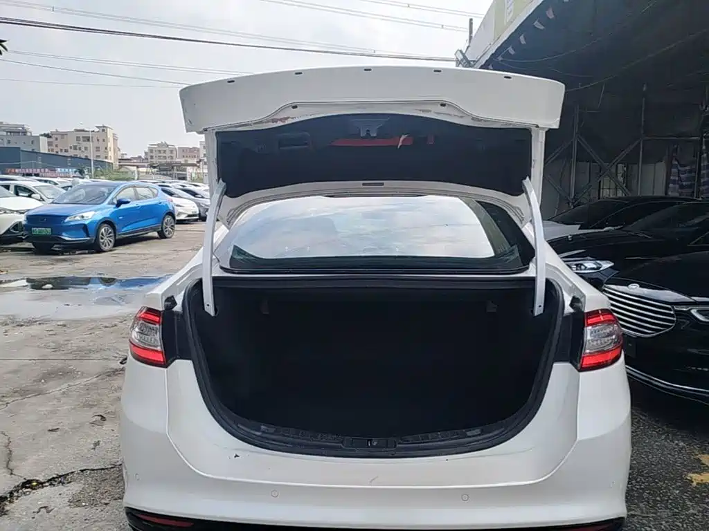 Ford Mondeo — миниатюра 19