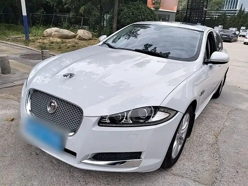 Купить Jaguar XF