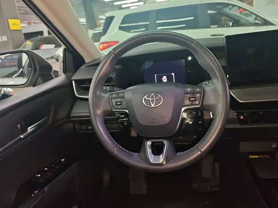 Toyota Camry — миниатюра 15