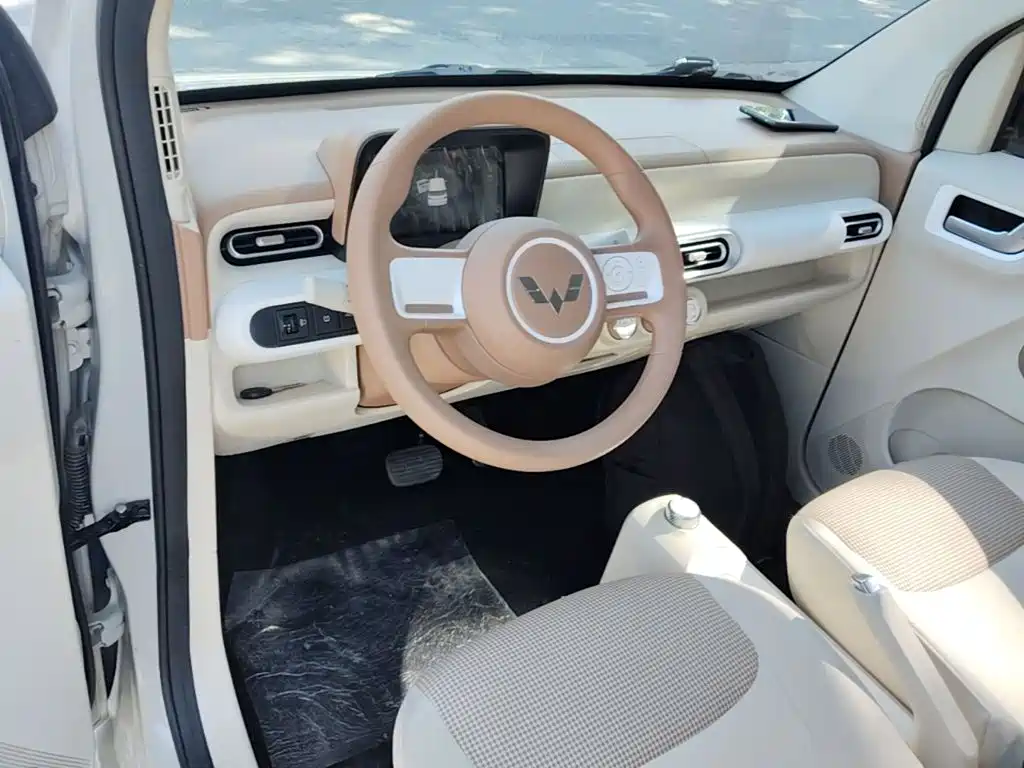 Wuling MINIEV — миниатюра 10