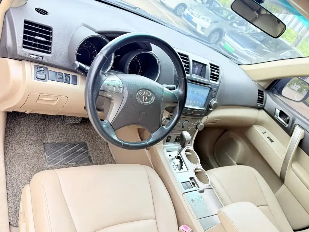 Toyota Highlander — миниатюра 8