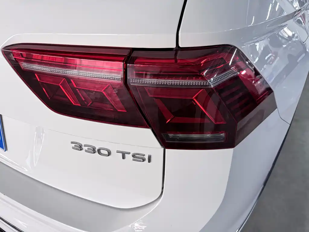 Volkswagen Tiguan L - фото 20