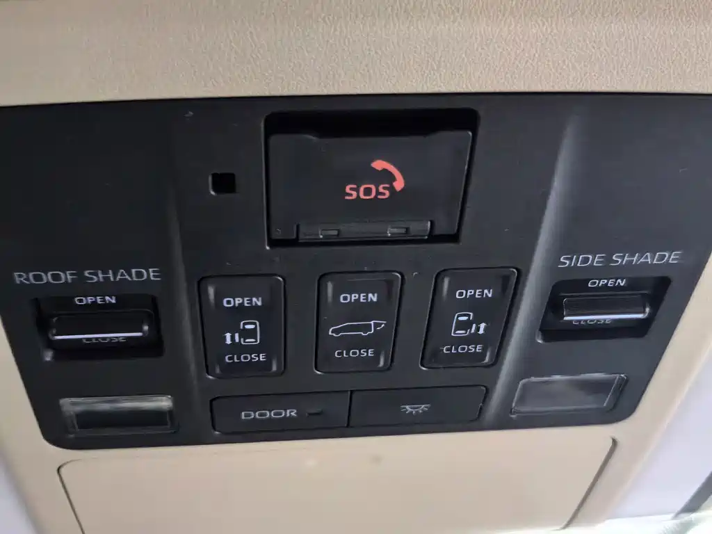 Toyota Alphard — миниатюра 34
