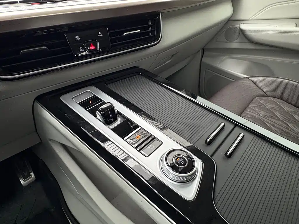 Volkswagen Tavendor 2023 380TSI R-Line