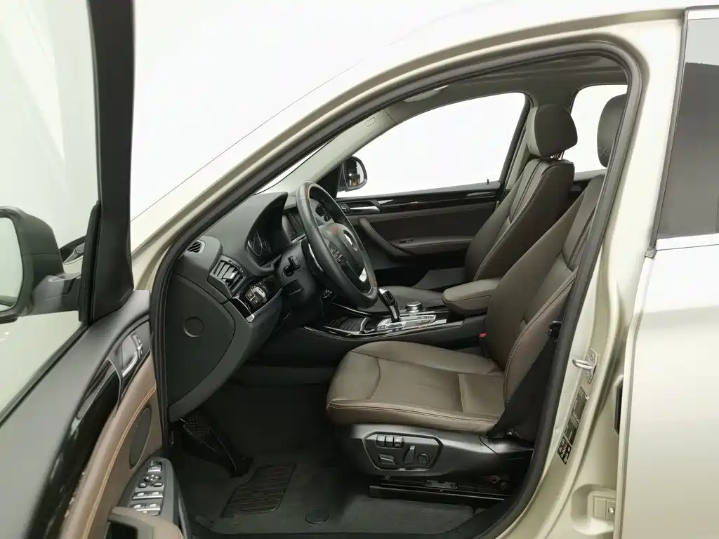 BMW X4 — миниатюра 10