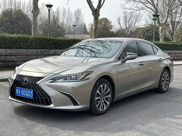 LEXUS ES 2024