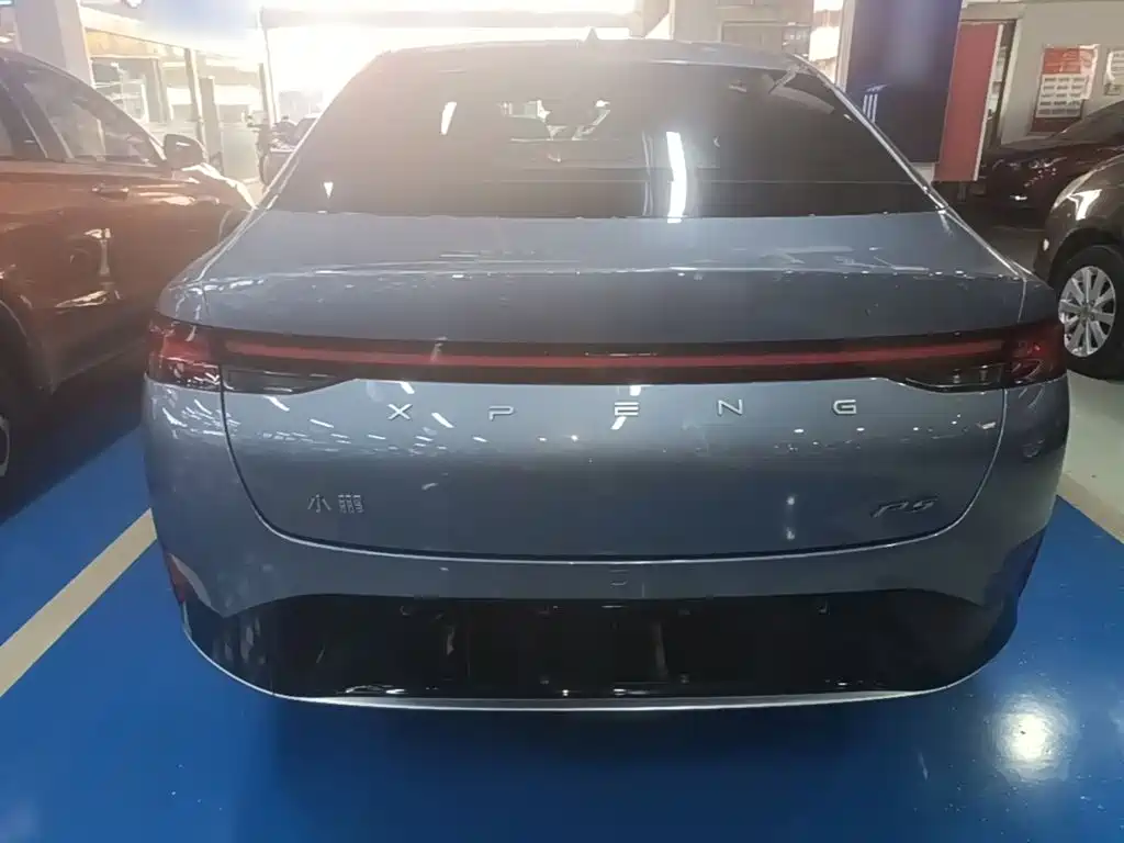 XPeng P5 — миниатюра 6