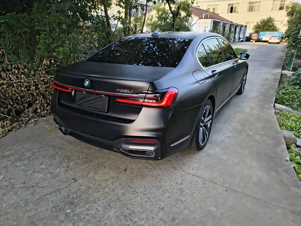 BMW 7 Series — миниатюра 6