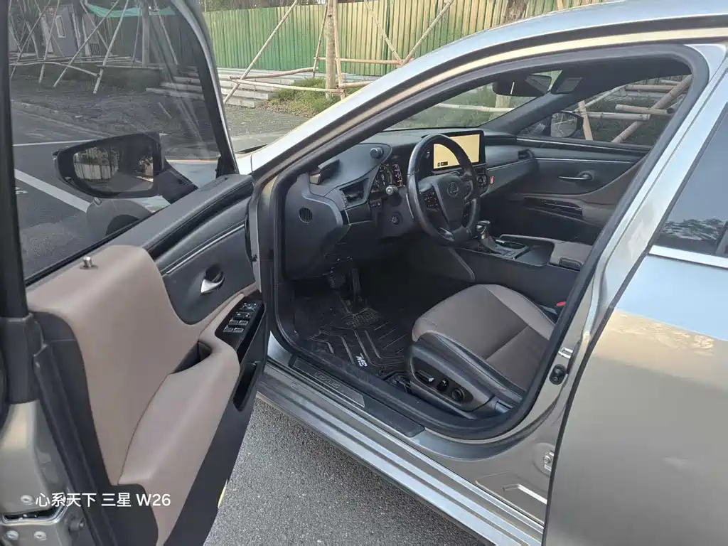 Lexus ES — миниатюра 7