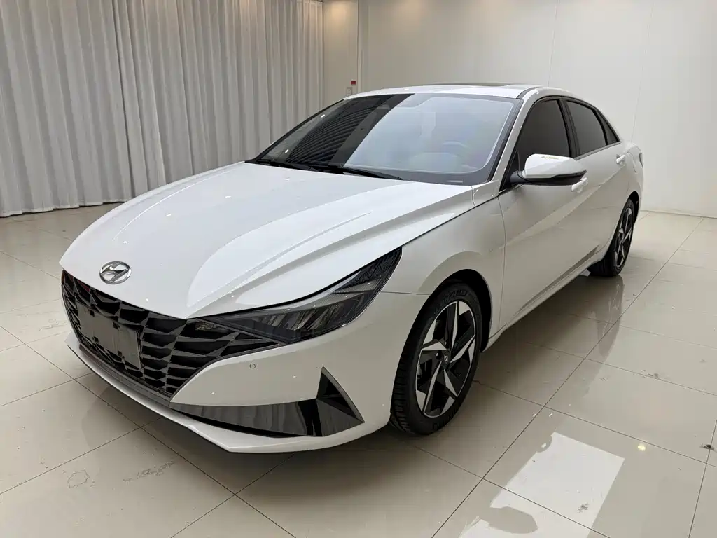 Hyundai Elantra 2022