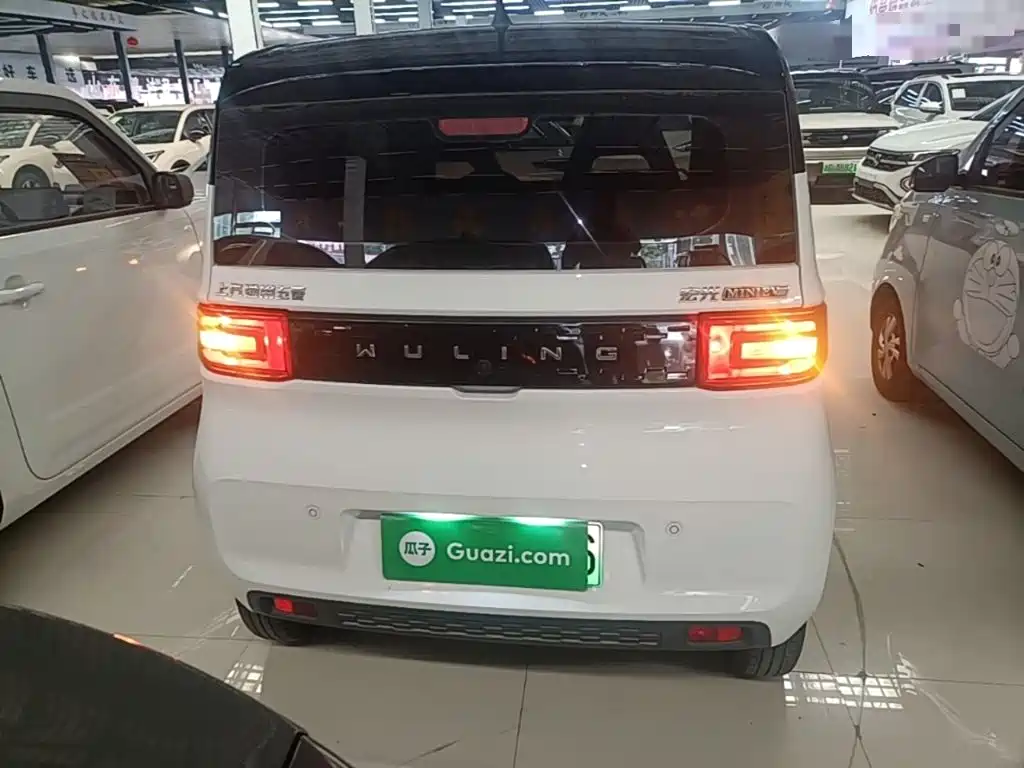 Wuling MINIEV — миниатюра 6
