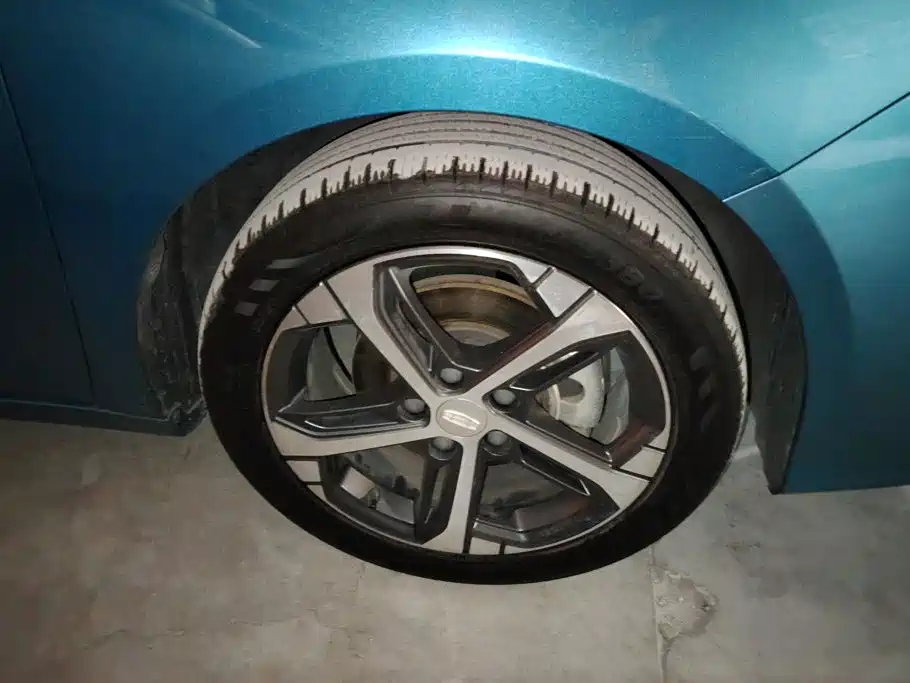 Geely Emgrand — миниатюра 6