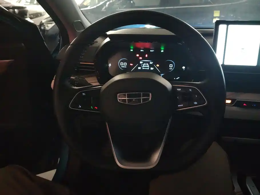 Geely Emgrand — миниатюра 15