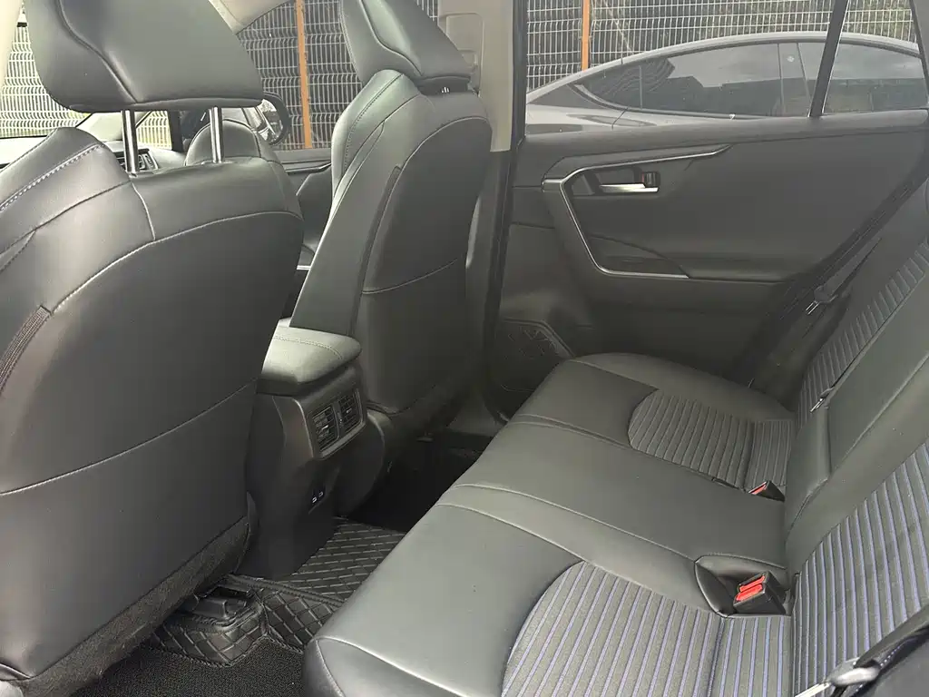Toyota Wildlander 2.0L CVT 4WD Tech Edition, фото 8
