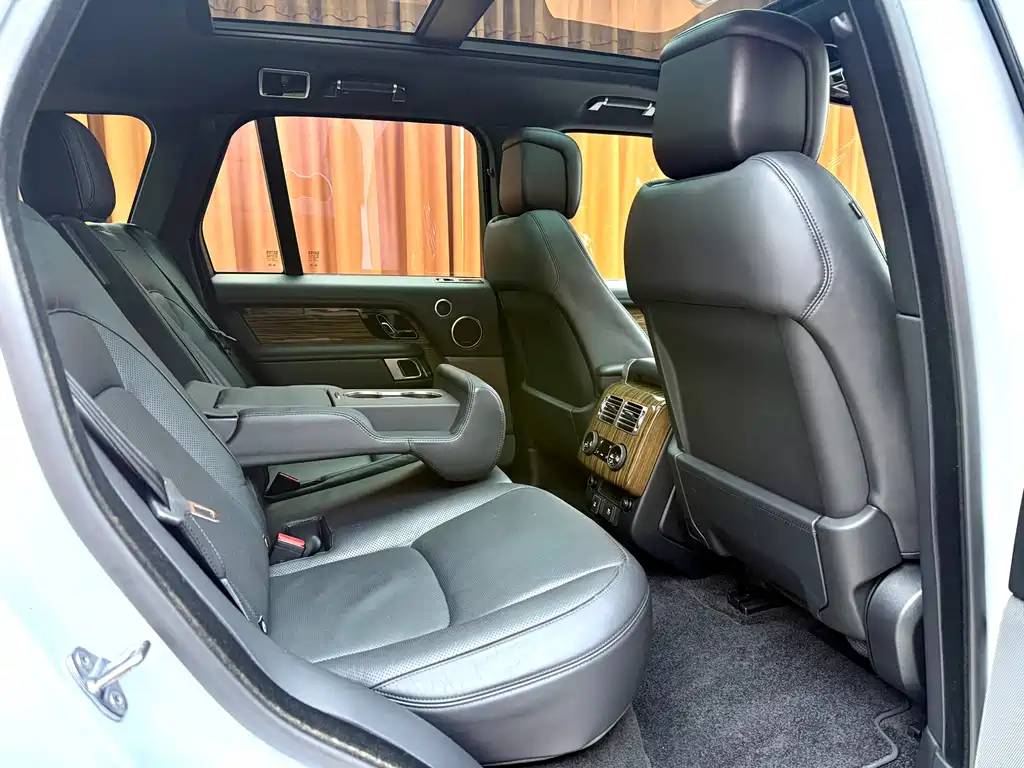 Land Rover Range Rover — миниатюра 8