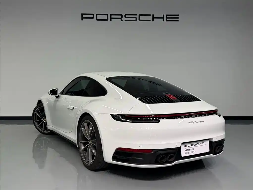 PORSCHE 911