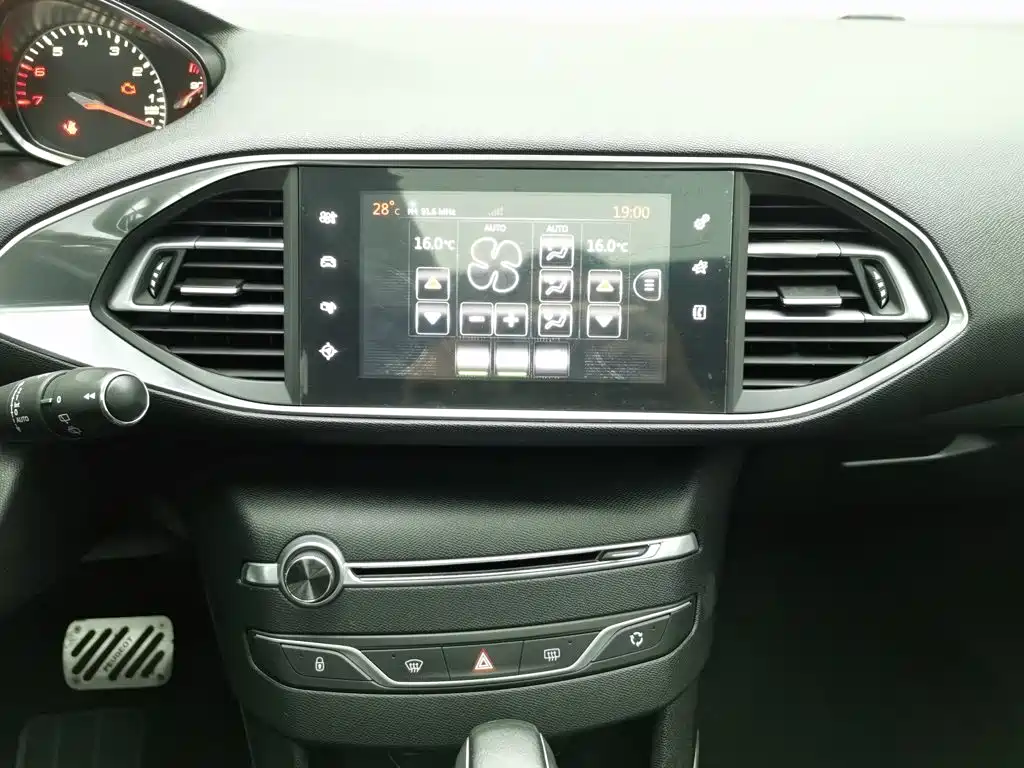 Peugeot 308S — миниатюра 12
