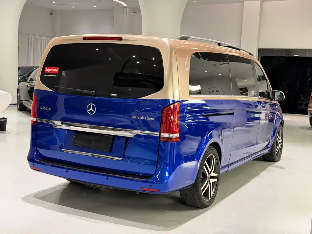 Mercedes-Benz V-Class — миниатюра 11