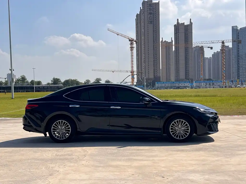 Toyota Camry — миниатюра 7