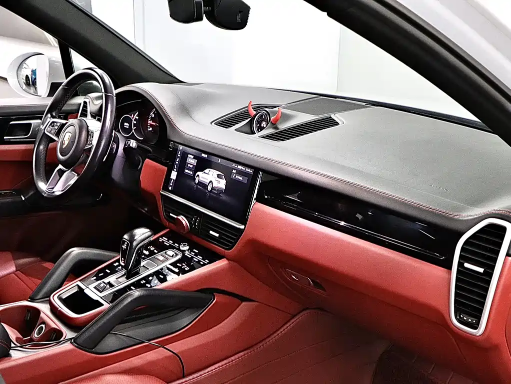Porsche Cayenne — миниатюра 15