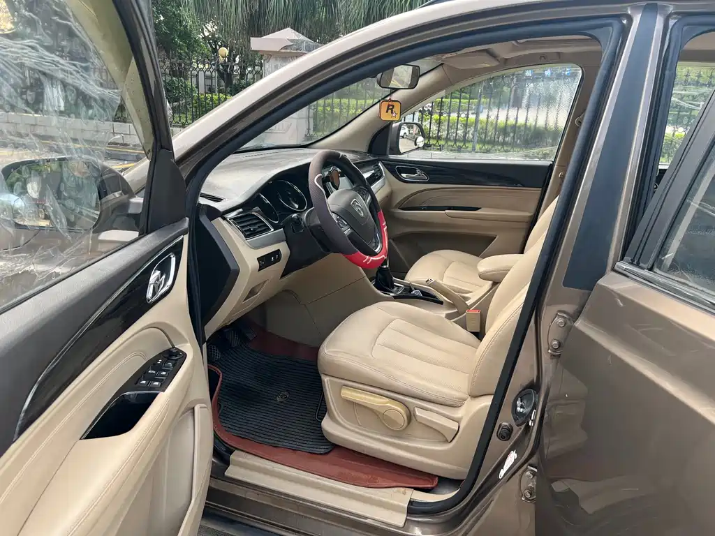 Baojun 730 1.5L Manual Luxury Type 7 seats, фото 5