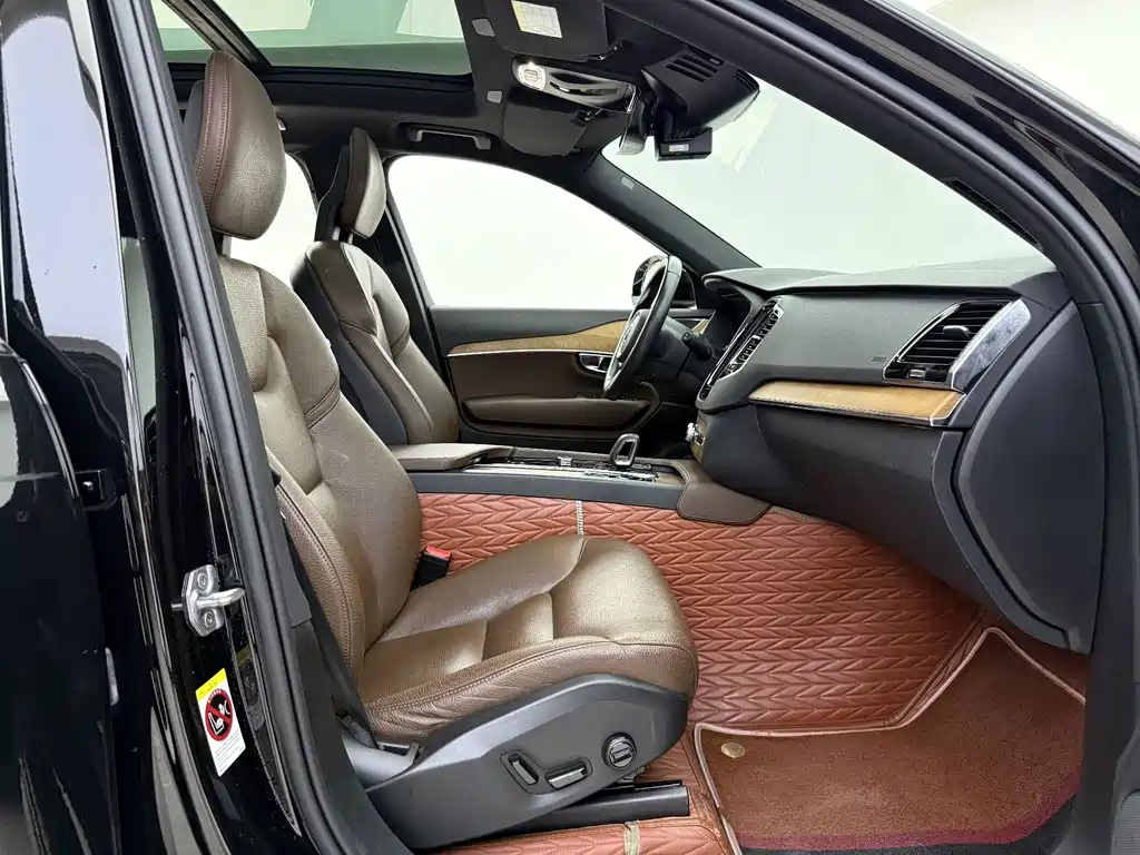 Volvo XC90 — миниатюра 14
