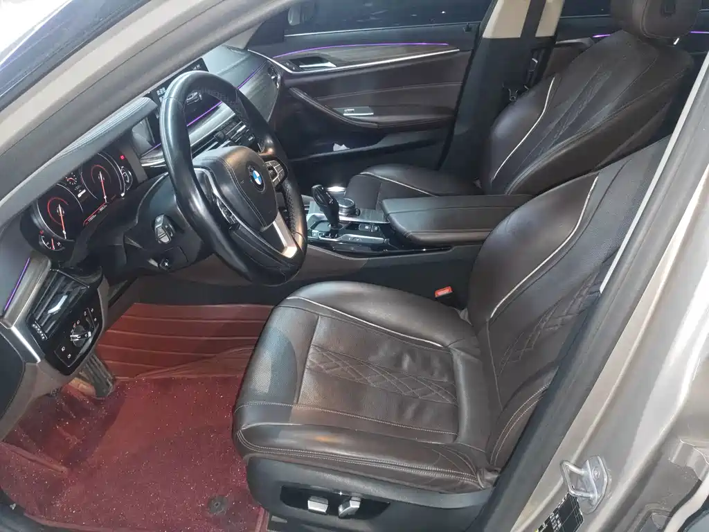 BMW 5 Series New Energy — миниатюра 7