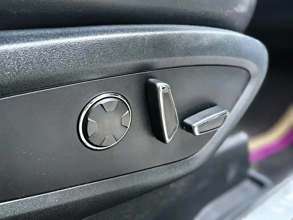 Lincoln MKC — миниатюра 24