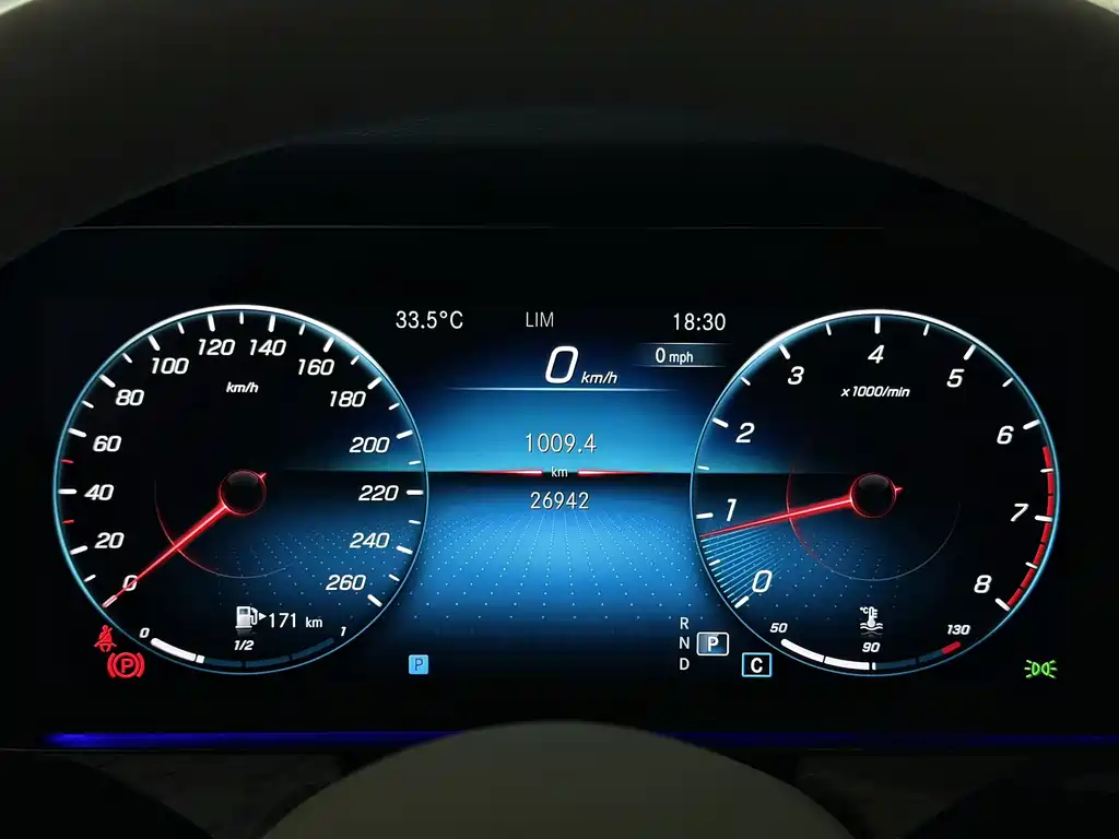 Mercedes-Benz E-Class (Import) — миниатюра 5