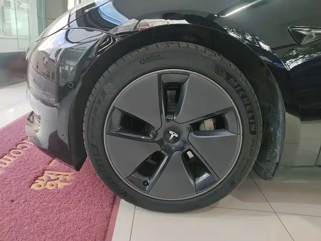 Tesla Model 3 — миниатюра 23