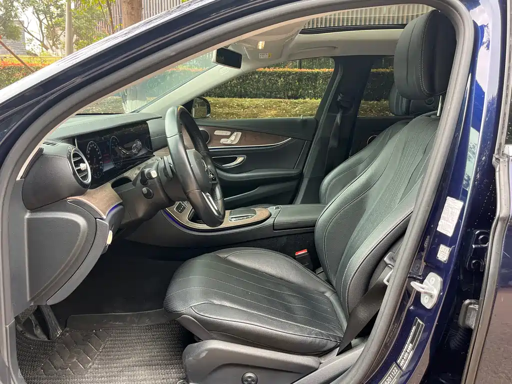 Mercedes-Benz E-Class — миниатюра 8