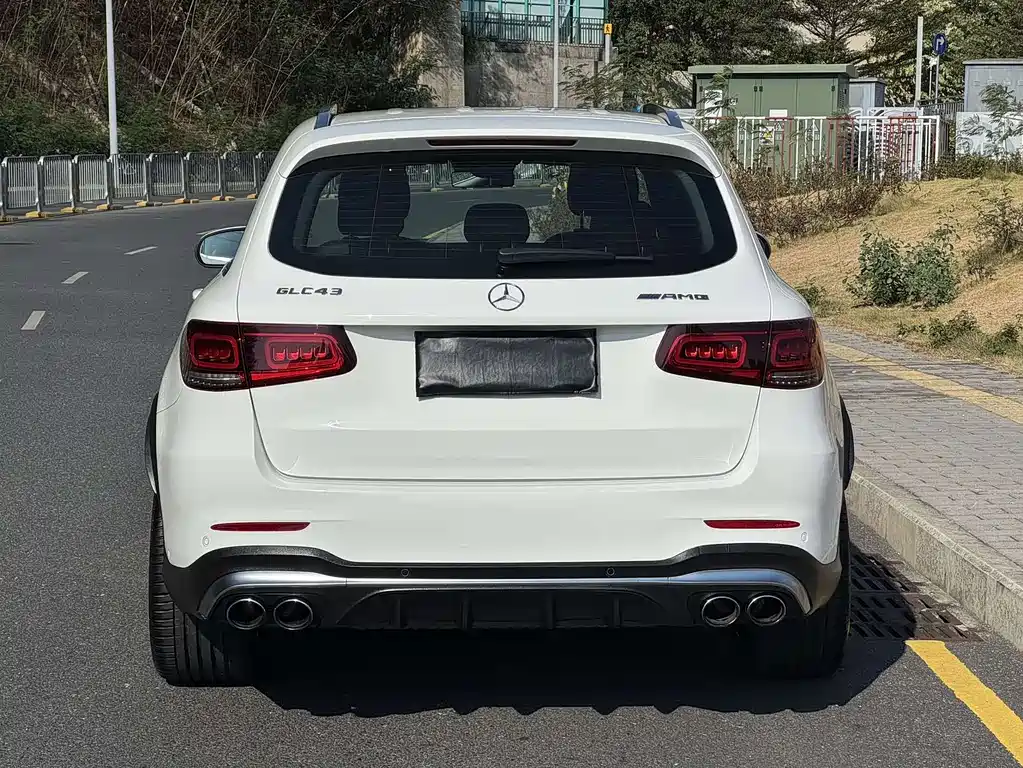 MERCEDES-BENZ GLC AMG