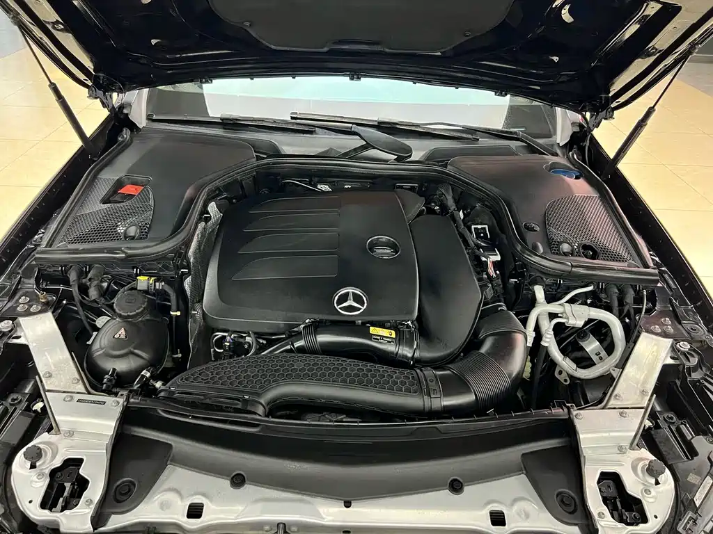Mercedes-Benz E-Class — миниатюра 26