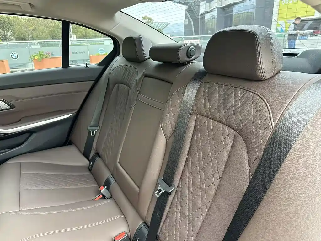 BMW 3 Series — миниатюра 18