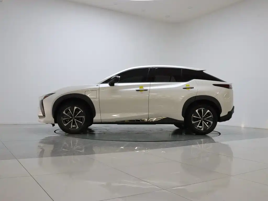 Lexus RZ — миниатюра 7