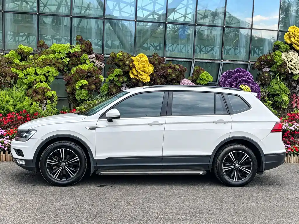 Volkswagen Tiguan L — миниатюра 3