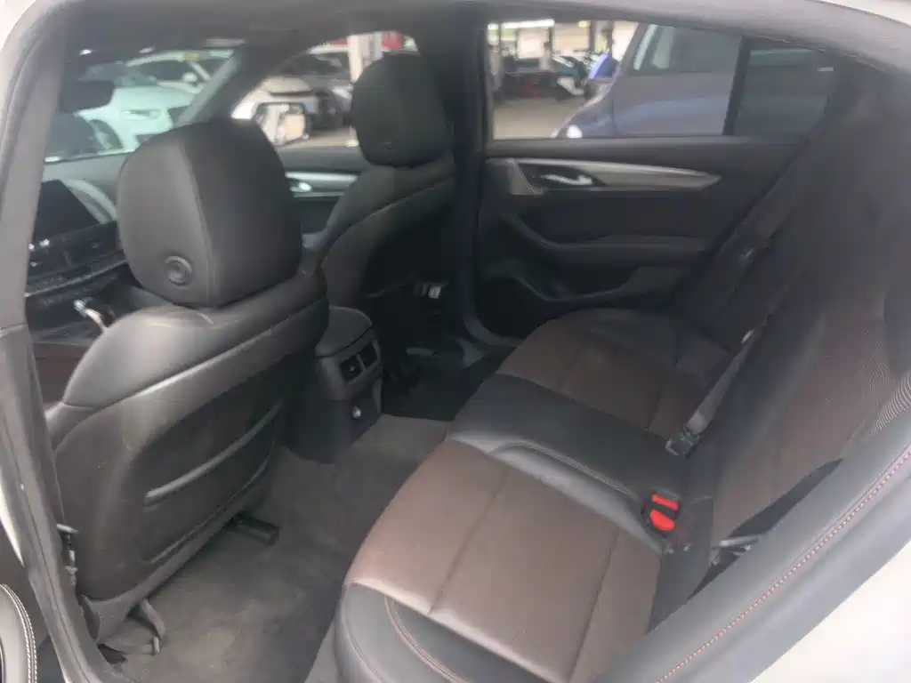 Cadillac CT5 — миниатюра 6