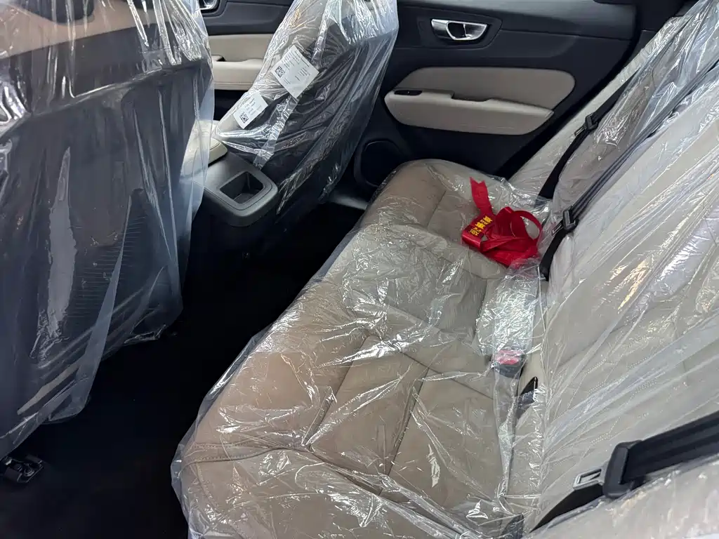 Volvo XC60 2026 B5 Luxury