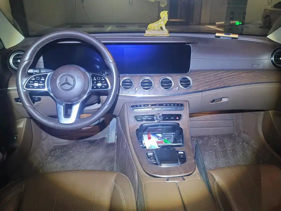 Mercedes-Benz E-Class — миниатюра 12